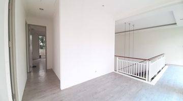 Gambar 2 Rumah Hook 2 Lantai Taman Luas di The Icon Bsd City Tangerang