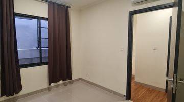 Gambar 5 Rumah 2 Lantai Furnished di Cluster Baroni Gading Serpong