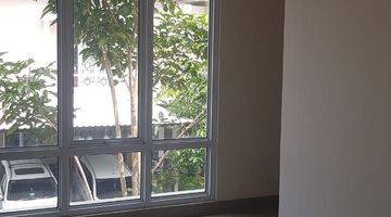 kamar tidur rumah latigo village paramount gading