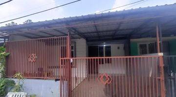 tampak depan rumah di perumahan bukit dago