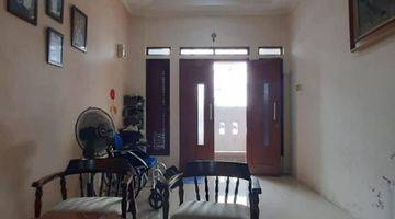 ruang tamu rumah di villa bintaro regency