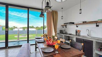 Gambar 4 BLUE DREAM 2 BEDROOM VILLA IN CANGGU CLOSED LIVING AND KITCHEN WITH 2 AC 