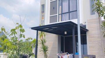 tampak depan rumah north west park citraland