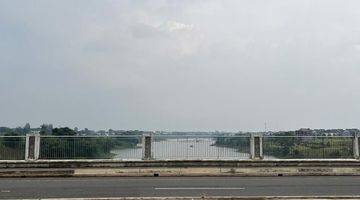 Gambar 5 Di bawah pasar , hunian mewah view danau di Kota baru parahyangan, bandung