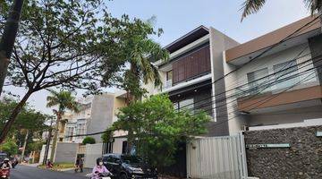 Gambar 3 Dijual Rumah Baru Modern 3 Lantai Siap Huni