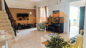 Gambar 1 Rumah 2 Lantai Bagus Unfurnished SHM di Kota Wisata