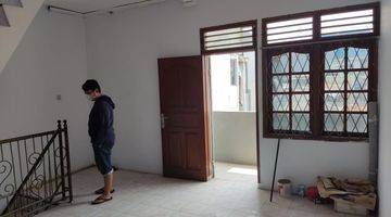 Gambar 2 Dijual Bu Rumah Baru  4 Lt. Jl D, Karang Anyar.jakpus .  