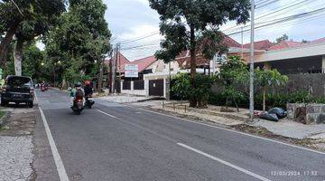 Gambar 1 Rumah Usaha di Sayap Riau Bandung Main Road