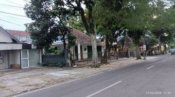 Gambar 3 Rumah Usaha di Sayap Riau Bandung Main Road