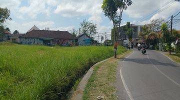 Gambar 5 Tanah Di Canggu area Cafe jalan utama