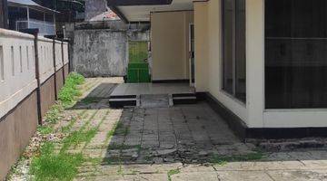 Gambar 2 Di  RUMAH 2,5 lantai Lokasi DI Kramat SENTIONG  Jak - Pus*Akses Mobil BEBAS BANJIR Dekat Stasiun Kereta ATM, Bank Perkantoran