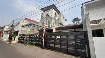 Gambar 3 Dijual Rumah 2 Lantai Harga Murah Di Kebayoran Baru