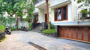 Gambar 2 Dijual rumah Mewah 3 Lantai di Menteng