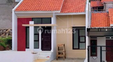 tampak depan rumah bagus siap huni 10