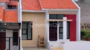 tampak depan rumah bagus siap huni 10