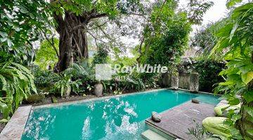 Gambar 2 Botanical Villa For Sale In Kerobokan