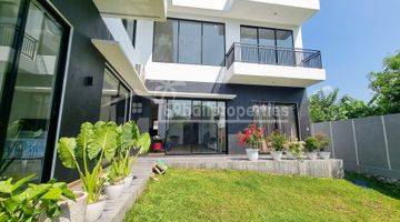 Gambar 1 Brand new 4 bedrooms modern house