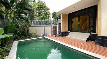 Gambar 2 2 Bedr House With Pool