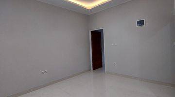 Gambar 4  Rumah Unfurnished Baru di Tebet Timur, Tebet