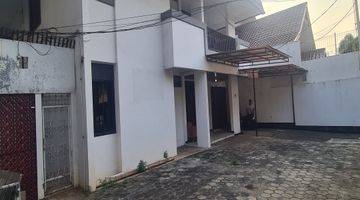 Gambar 3 Rumah 2 Lantai Bagus Dalam Komplek Di Tebet