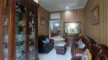 Gambar 1 Rumah 3 Lantai Unfurnished Shm Di Tebet Timur 
, Jakarta Selatan