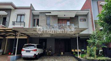 Gambar 1 Rumah 2 Lantai Bagus SHM di Sapphire
pondok Hijau Golf 
MEWAH Pusat Kota Gading Serpong Dikelilingi Ruko Komersil Dan Kemewahan, Tangerang