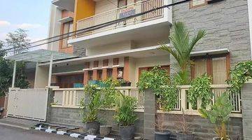 Gambar 1 Rumah Megah Semi Furnished SHM Riung Bandung