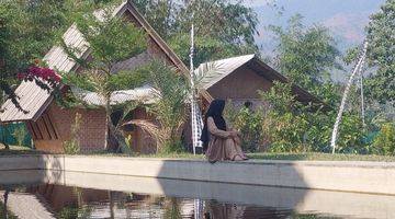 Gambar 3 VILLA TAMAN BERMAIN ADA SUNGAI DANAU VIEW PEGUNUNGAN