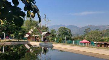 Gambar 1 VILLA TAMAN BERMAIN ADA SUNGAI DANAU VIEW PEGUNUNGAN