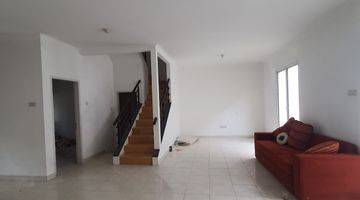 Gambar 4 Dijual Murah Rumah 2 Lantai di Bsd City, De Latinos