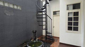 Gambar 5 Rumah 2 Lantai Baru Furnished