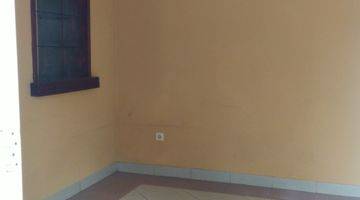 Gambar 1 Dijual Rumah 2 Lantai di Jl. Batununggal Abadi