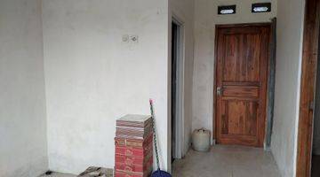 ruang keluarga rumah murah tepi jalan raya