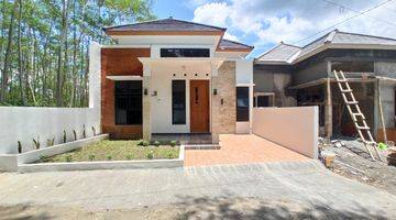 tampak depan rumah cantik, siap huni murah