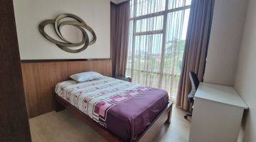 Gambar 2 Essence Darmawangsa Private Lift 3BR Apartment Pool View