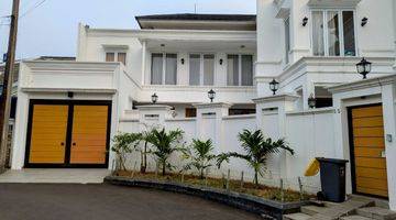 Gambar 2 Rumah Mewah Bangunan Baru With Swimming Poll Jual Cepat Bsd City