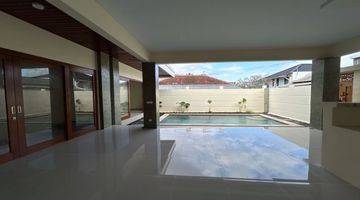 Gambar 5 Leasehold Villa “Gabriel” 2 Bedrooms Kerobokan  Furnished