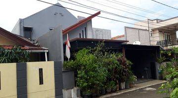 Gambar 4 Di jual rumah 2 lt, bagus, rapih dan terawat