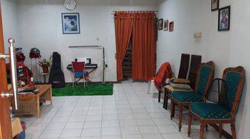 Gambar 3 Di jual rumah 2 lt, bagus, rapih dan terawat