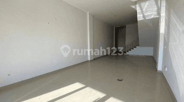 Gambar 3 Ruko Golf Island 4 Lantai Ukuran 4,5x15 Unfurnished