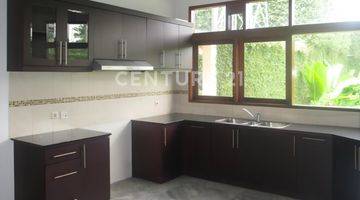 Gambar 5 Rumah Stand Alone Di Cipete Berhalaman Luas