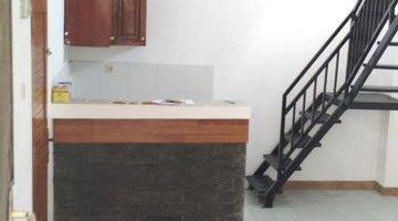 Gambar 3 Rumah 2 Lantai Butuh Renovasi di Antasari