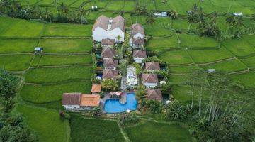 Gambar 3 Resort pull view sawah dekat obyek wisata  cekking rice teras 