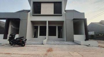 tampak depan rumah mezzanin deket villa dago