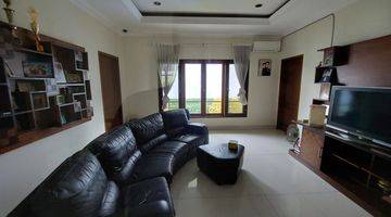 Gambar 3 Disewakan Rumah Pik, Mewah, 2.5lantai. Furnish. Ada Pool. Ready Huni. Asri Dan Nyaman