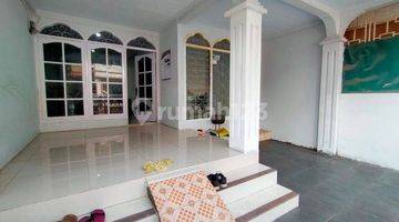 Gambar 1 Rumah 2 Lantai Bagus Unfurnished SHM di Beji, Depok