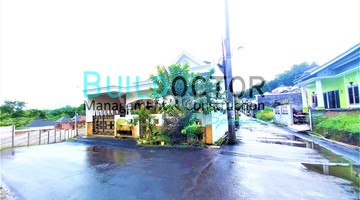 tampak depan dijual rumah mewah,full kayu jati,free
