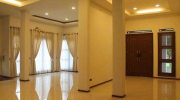 Gambar 2 Dijual Rumah Hoek 8 Kamar Delatinos Bsd Tangerang