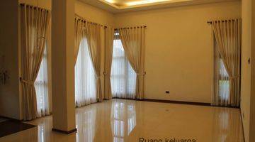 Gambar 4 Dijual Rumah Hoek 8 Kamar Delatinos Bsd Tangerang