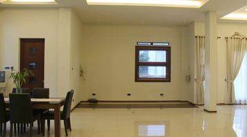 Gambar 5 Dijual Rumah Hoek 8 Kamar Delatinos Bsd Tangerang